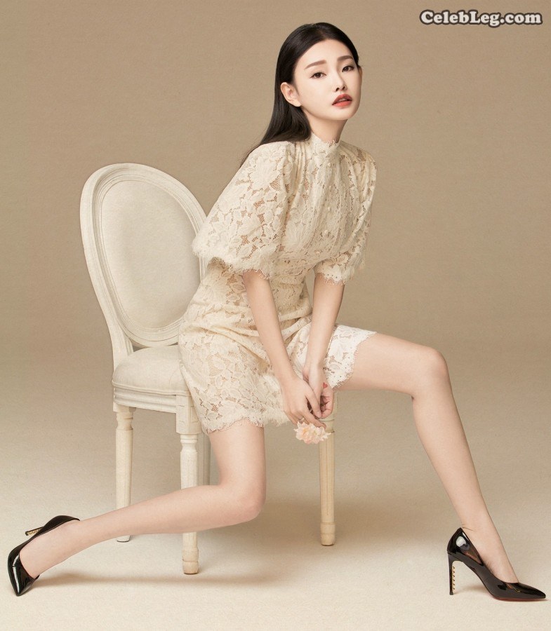 Tong Fei wears high heels for a photo shoot and has an aloof temperament(1/2)