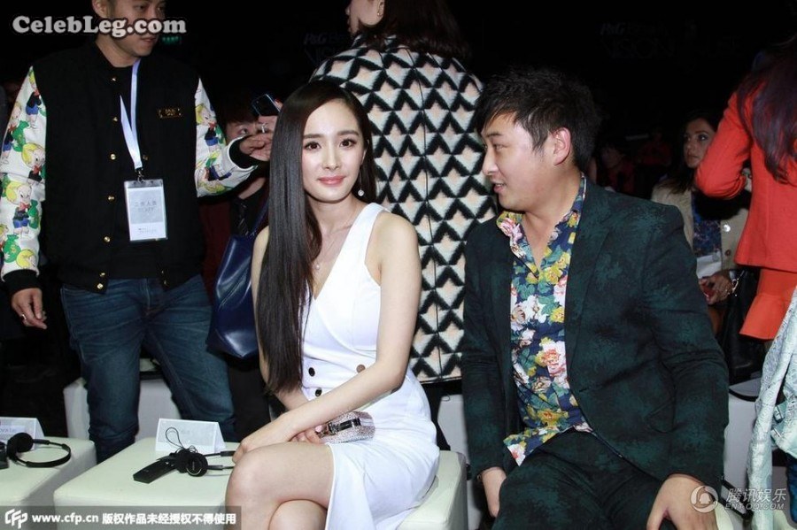 我杨幂深V美裙玉腿高跟(2/2)