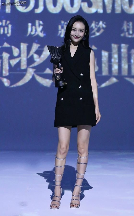 王鸥性感美腿根本停不下来(9/10)