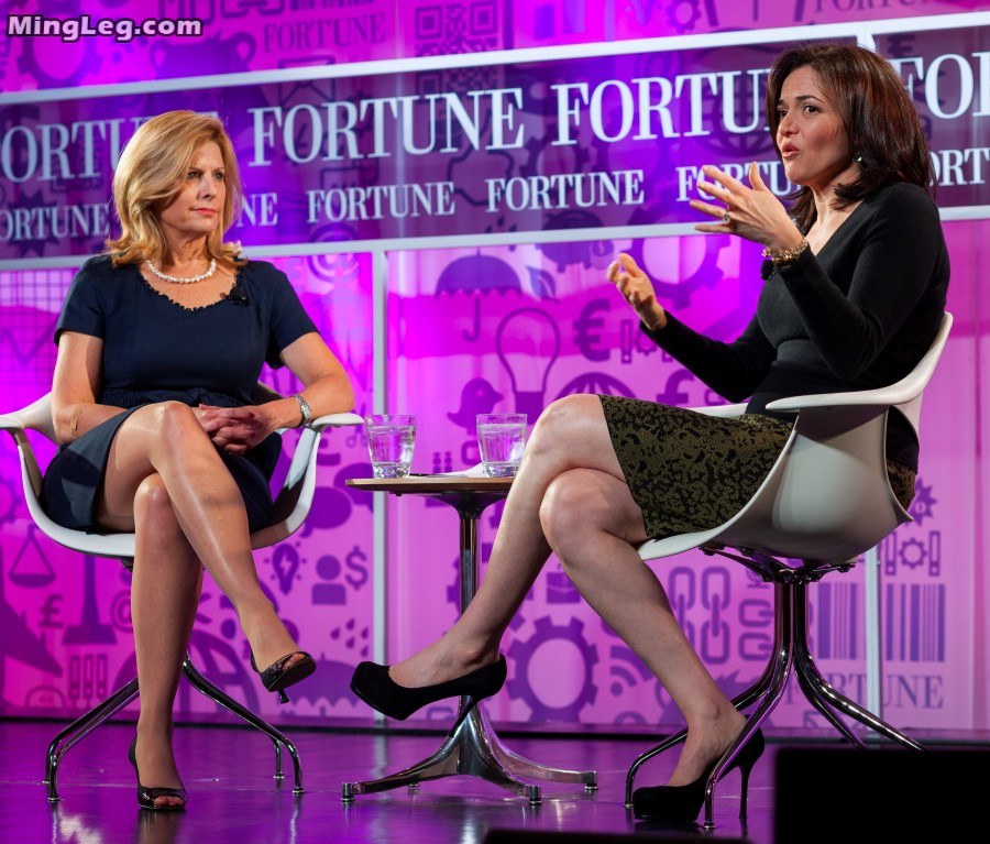 记者Nina Easton采访Facebook首席运营官Sheryl Sandberg(10/33)