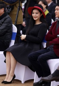 fanbingbing_hongmaotaitui (1)