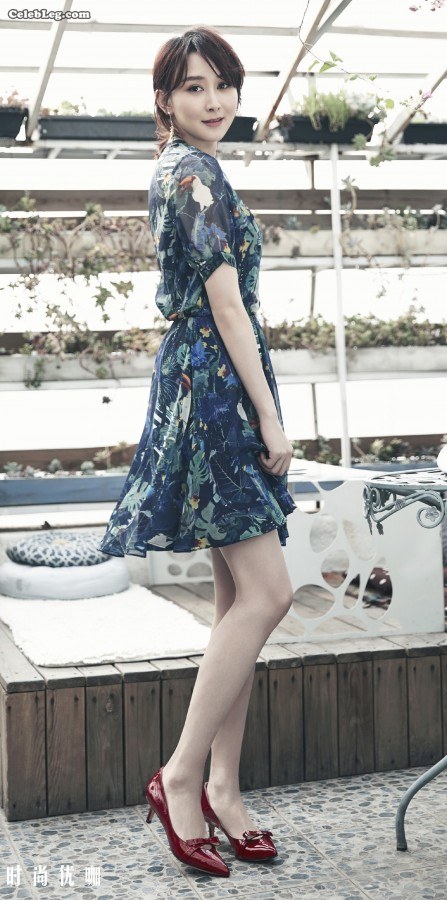 Gao Xiaoqin and Hu Jing's gorgeous photos of high heels and legs(2/4)