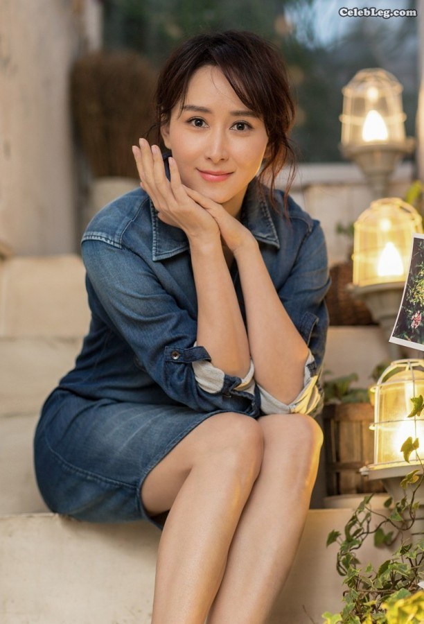胡静美腿写真为什么不露高跟玉足(2/3)