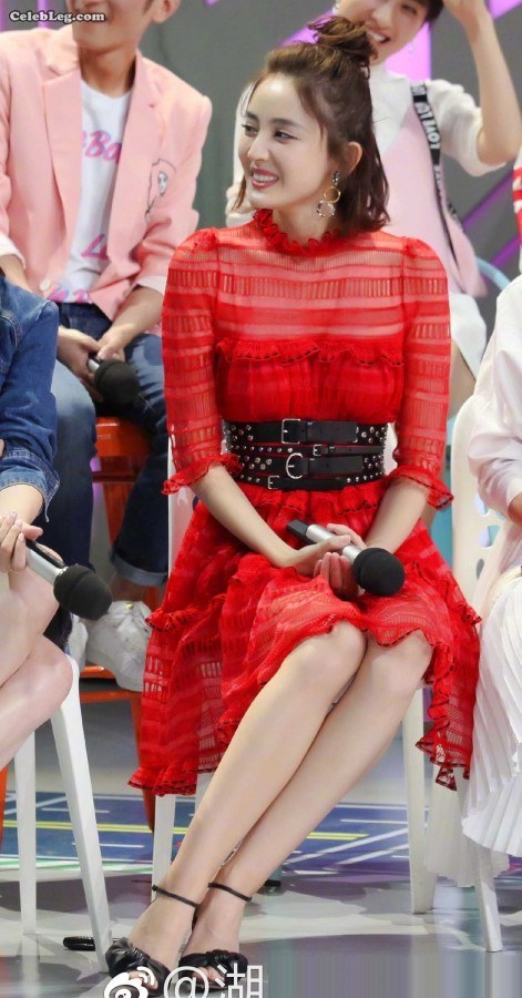 Jiang Shuying's beautiful legs at Happy Camp are among the most beautiful(11/15)