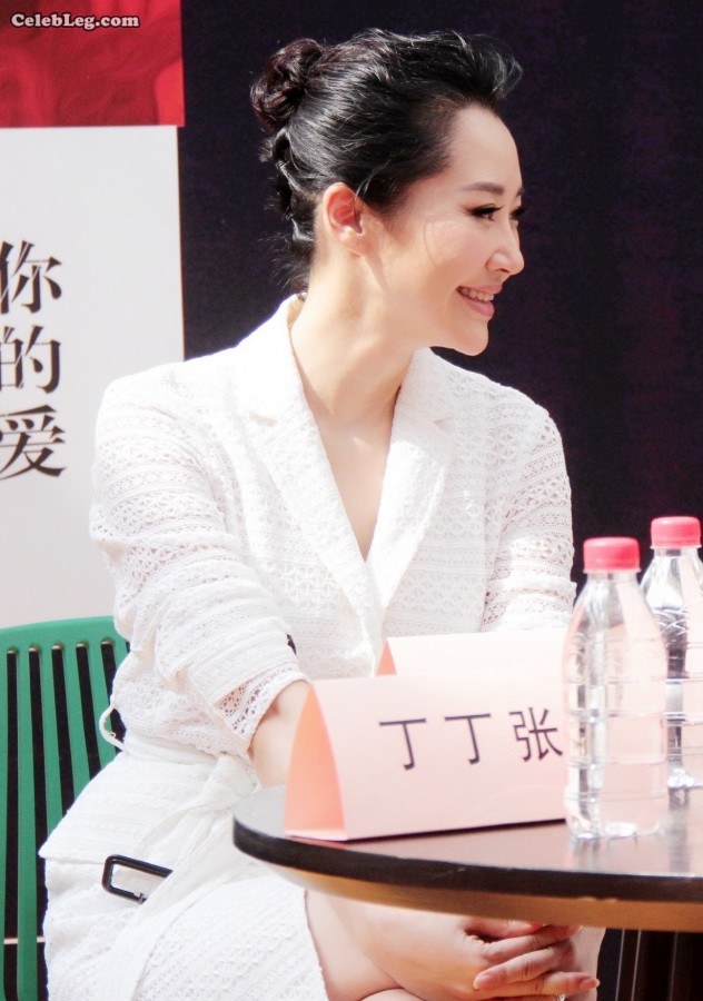 熟女许晴高跟美脚绝对不输年轻女星(6/6)