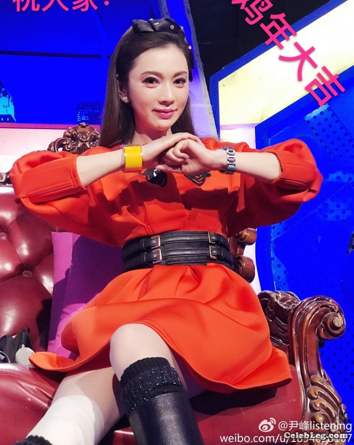 美女老总尹峰节目里的美腿靴子这么低的角度也不怕走光(6/6)
