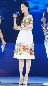 fanbingbing_baisehentiangao (3)