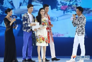 fanbingbing_baisehentiangao (5)