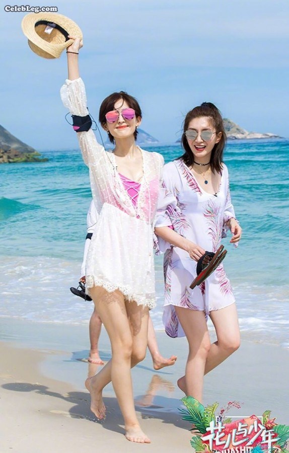 《花儿与少年》江疏影和古力娜扎在海滩光脚丫(4/4)