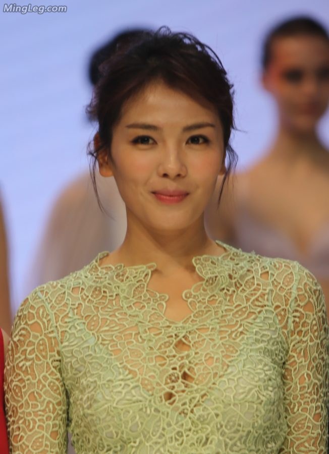 刘涛代言内衣时才秀出美胸(27/30)