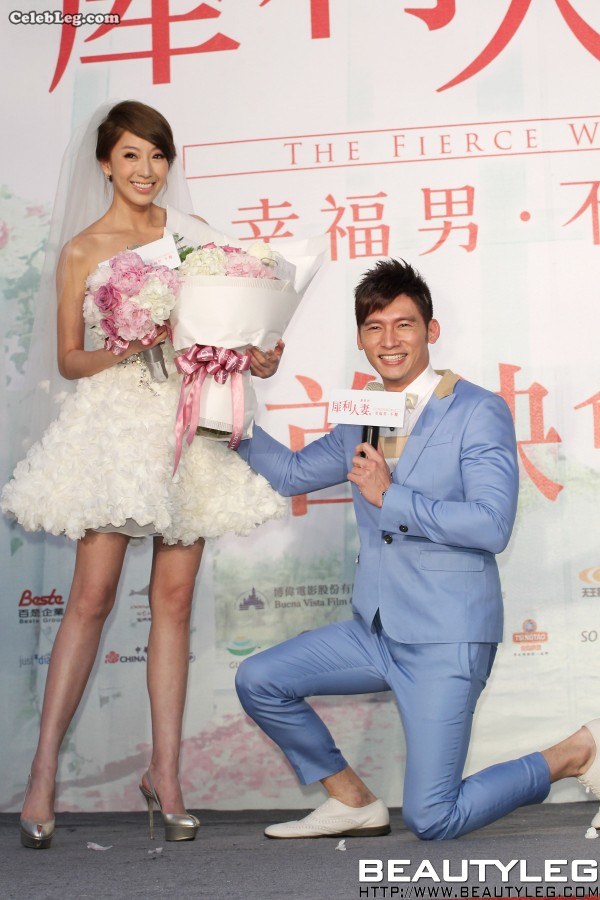 隋棠新娘装扮高跟美腿(8/10)