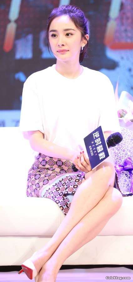 杨幂的高跟脚好美不管臭不臭了(34/81)