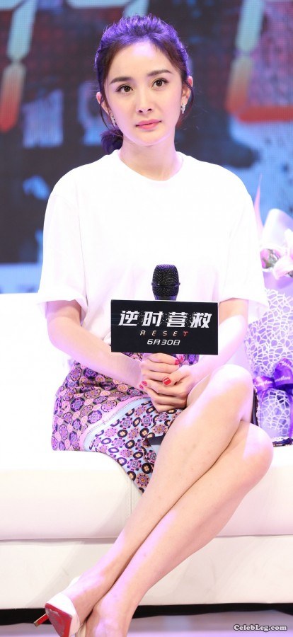 杨幂的高跟脚好美不管臭不臭了(41/81)