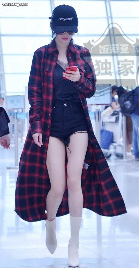 杨幂美腿装街拍整的太性感(1/36)