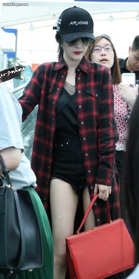 杨幂美腿装街拍整的太性感(17/36)
