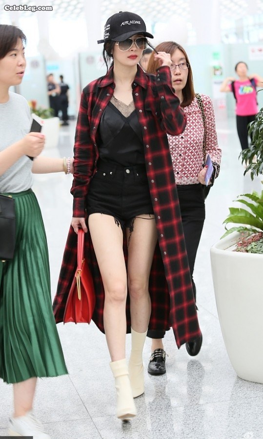 杨幂美腿装街拍整的太性感(20/36)
