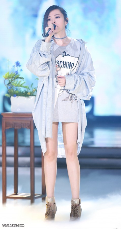美腿张靓颖深情演唱想要(4/5)