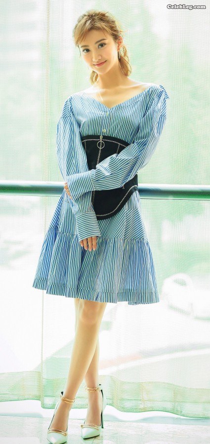 Jing Tiantian's legs and high heels photo, you are so beautiful(1/2)