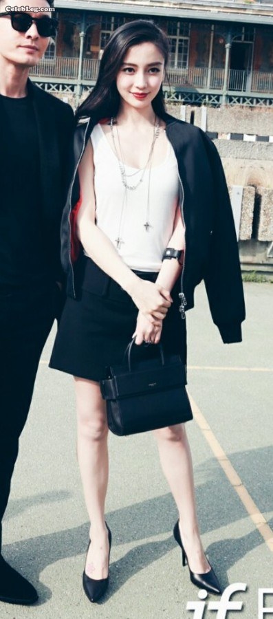  Married woman Angelababy shows off her beautiful legs and wants to collect her high heels(10/35)