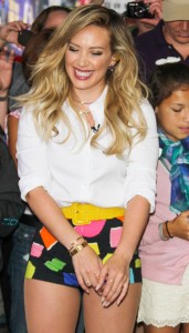 Hilary Duff肉丝网袜这腿你扛得起来吗