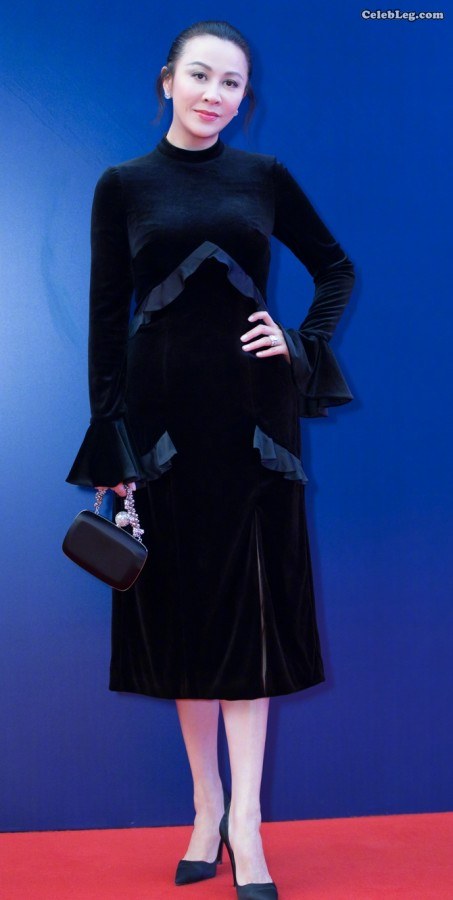 Wu Zetian and Carina Lau's domineering high-heeled legs(4/7)