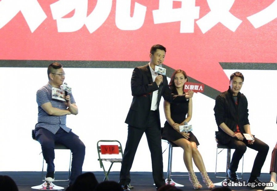 战狼2宣传卢靖姗水晶高跟鞋助阵(6/8)