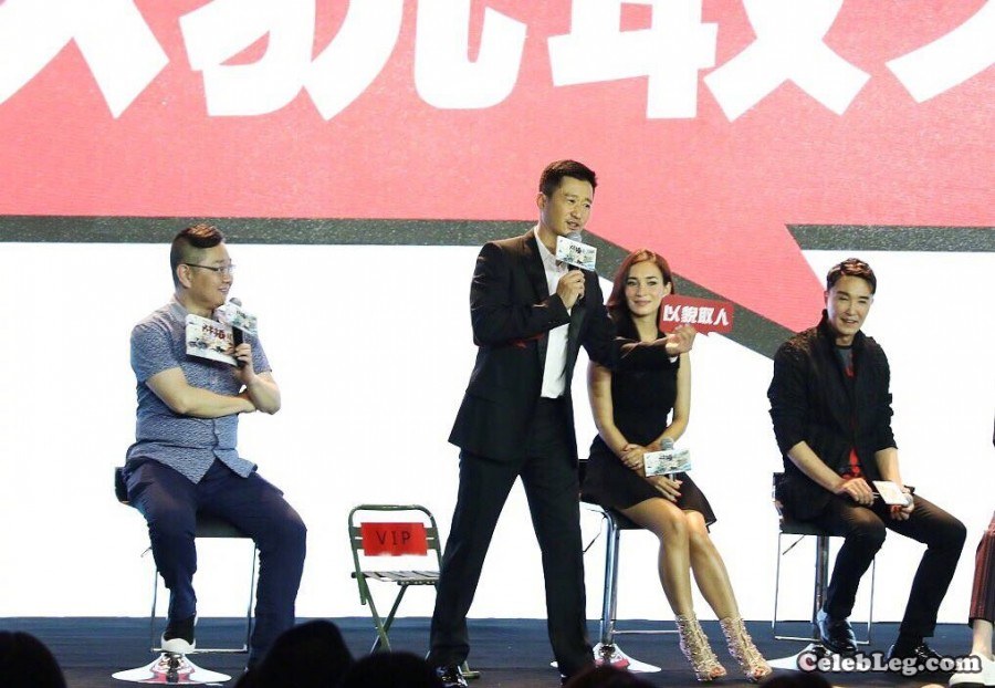 战狼2宣传卢靖姗水晶高跟鞋助阵(7/8)