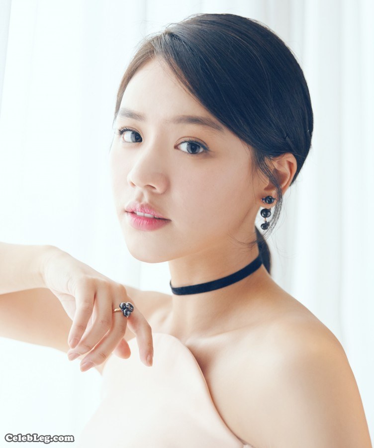 马思纯优雅长裙露出美脚(6/6)