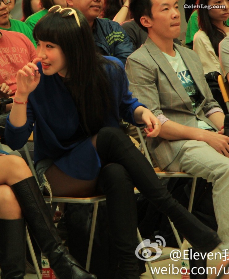 Molondan boots, black pantyhose and thighs, wonderful sitting posture(2/19)