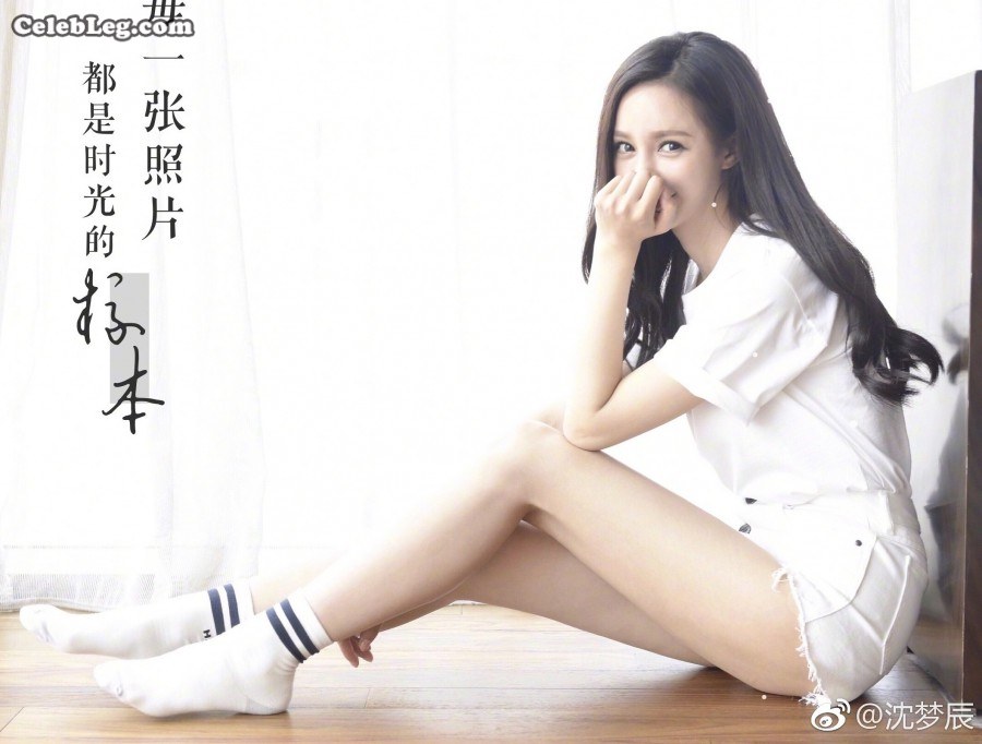 沈梦辰棉袜美腿照片(1/3)