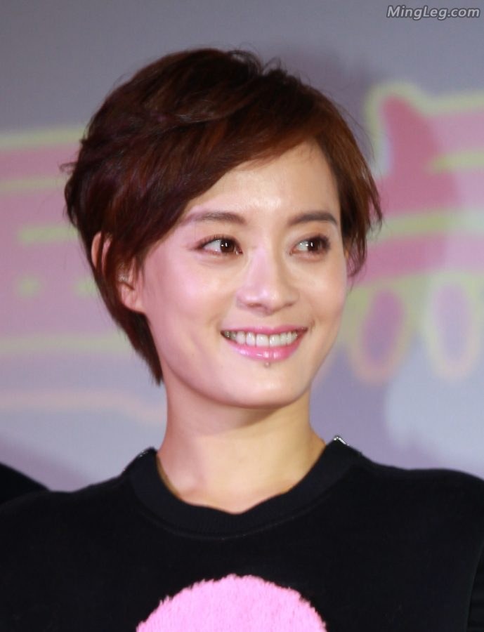 气质女星孙俪高抬腿上台豪气[已更新高清图片](8/14)