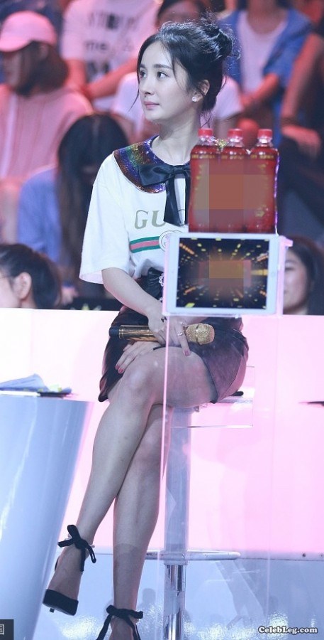 这个节目就是让杨幂秀美腿的(10/57)