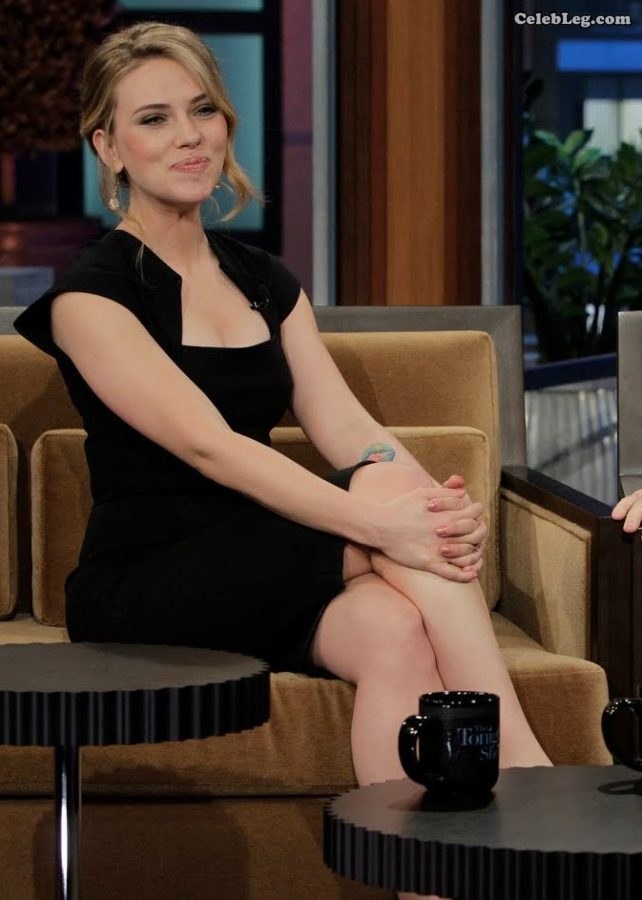 Scarlett Johansson高跟白腿上去搞她一搞(4/5)