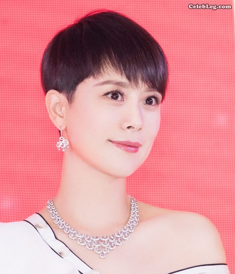 High-resolution facial photos of short-haired and temperamental female Hai Qing(2/5)