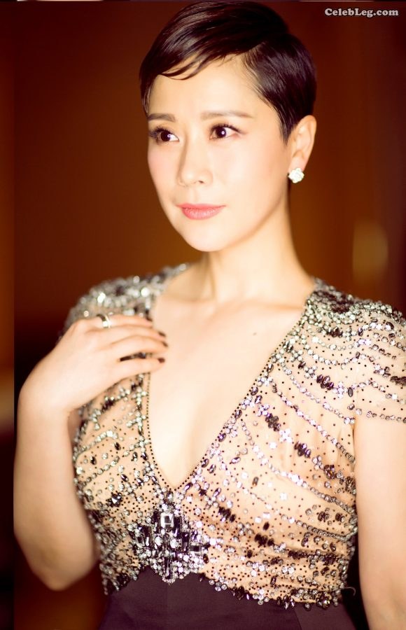 Haiqing, a woman with high heels, jade feet and white flowers on her chest(4/9)