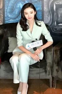 景甜西服气质白高跟足弓诱人