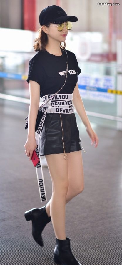 There are no real street photos of Hong Jingtian's beautiful legs(2/3)