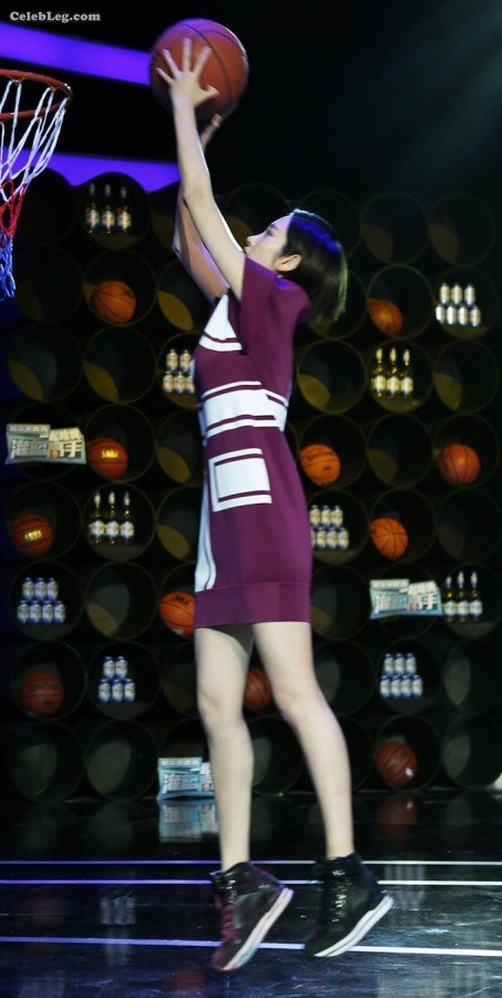 Slam Dunk Master Tang Yixin sports shoes with thin legs(1/7)