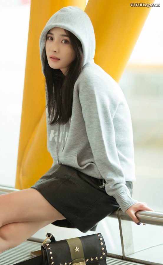 美腿杨幂连帽衫平底鞋似邻家小姐姐(4/9)