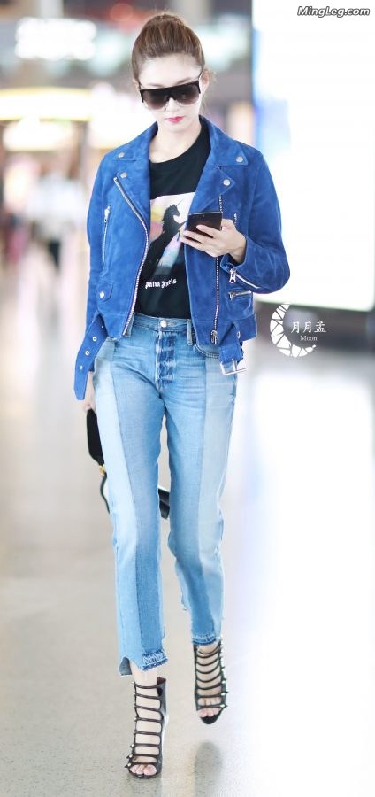 Jiang Shuying blue jeans sandals white feet(7/14)