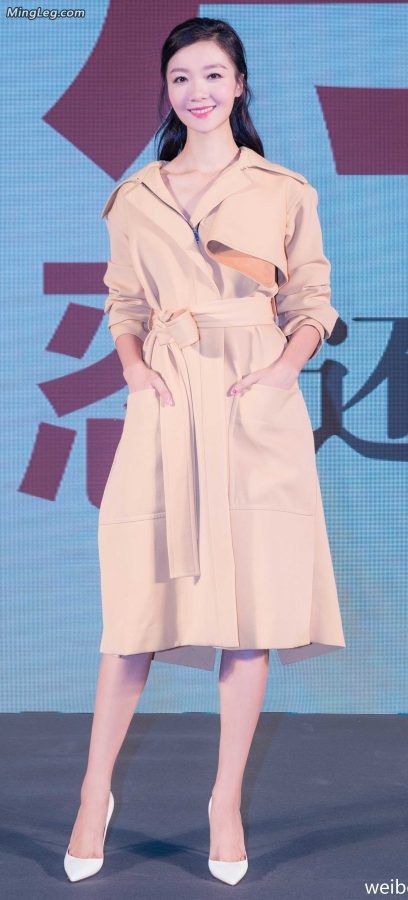 齐溪在高跟鞋和平底鞋之间切换(2/4)