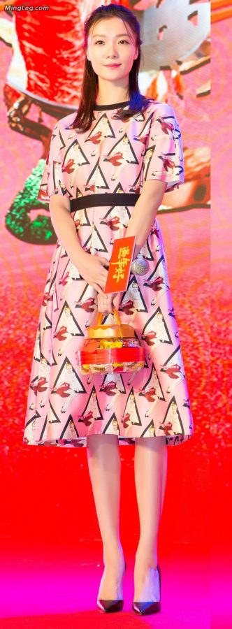 喜欢齐溪这双黑色性感细高跟鞋(3/3)