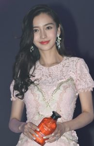 Angelababy婚后（已离异）的玉足感觉更美了