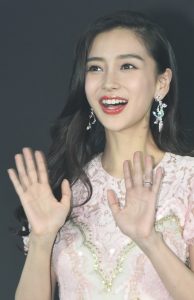 Angelababy婚后（已离异）的玉足感觉更美了