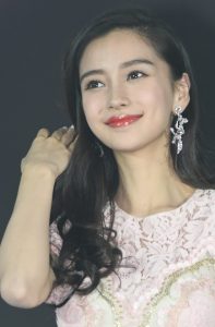 Angelababy婚后（已离异）的玉足感觉更美了