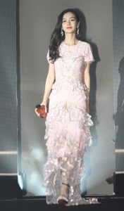 Angelababy婚后（已离异）的玉足感觉更美了