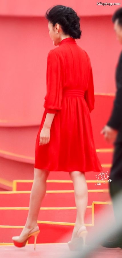 周涛的性感高跟鞋玉脚什么时候下来服务一下(14/14)