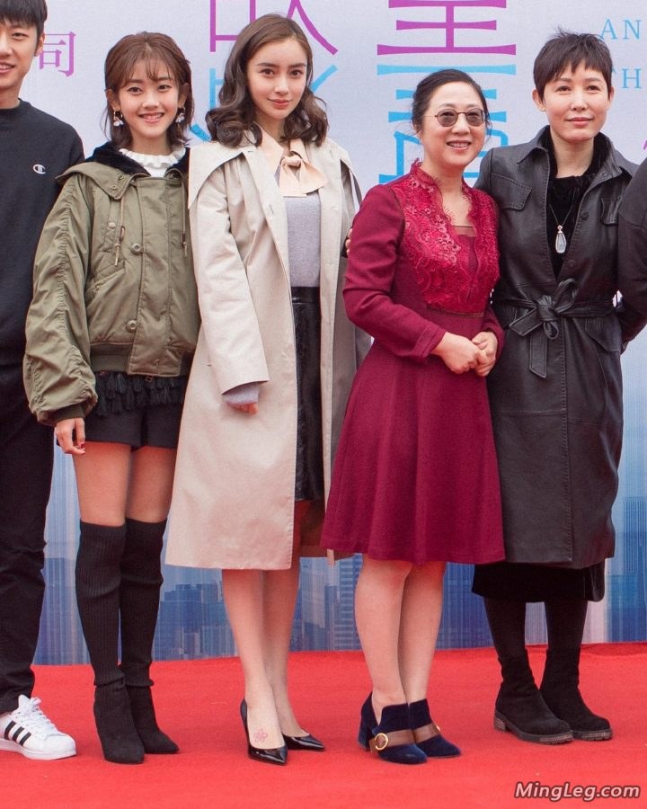 欲望之城人妻Angelababy大排场秀腿(4/5)