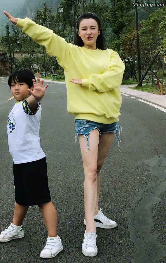 人妻冉莹颖亲近大自然姿势丰富(4/4)