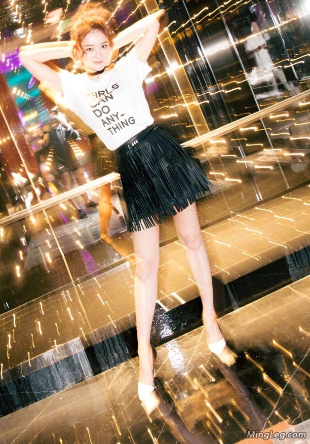 湖北美女袁姗姗华丽丽的大长腿(5/12)